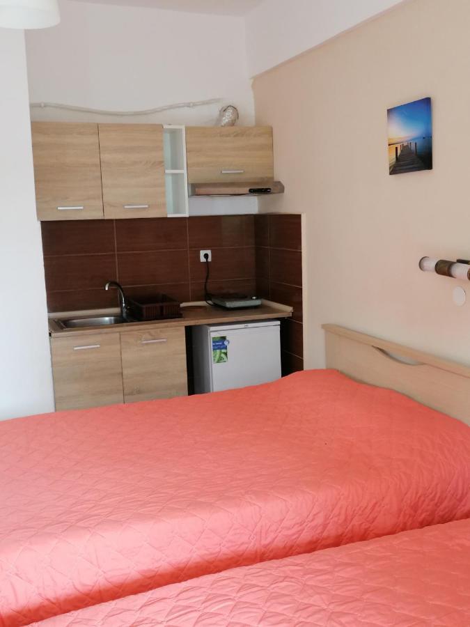 Porto Sun Apartment Pefkochori Exterior photo